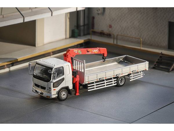 Mitsubishi Fuso Fighter (1024) / Crane Included Accessories: Scrap Tractor Head (Accessory Color Is Random. Cannot Be Selected) White