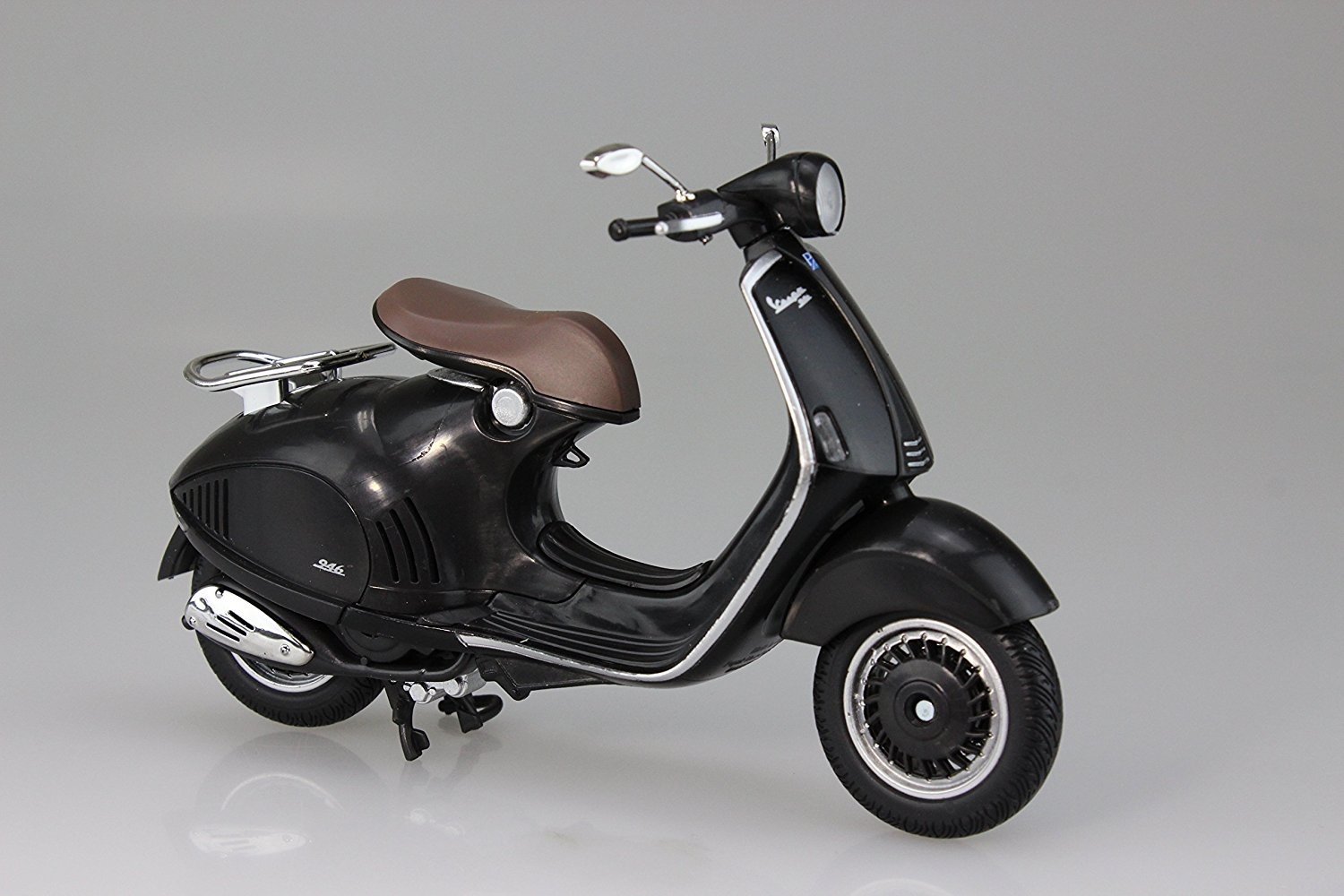 Vespa 946 (Black)