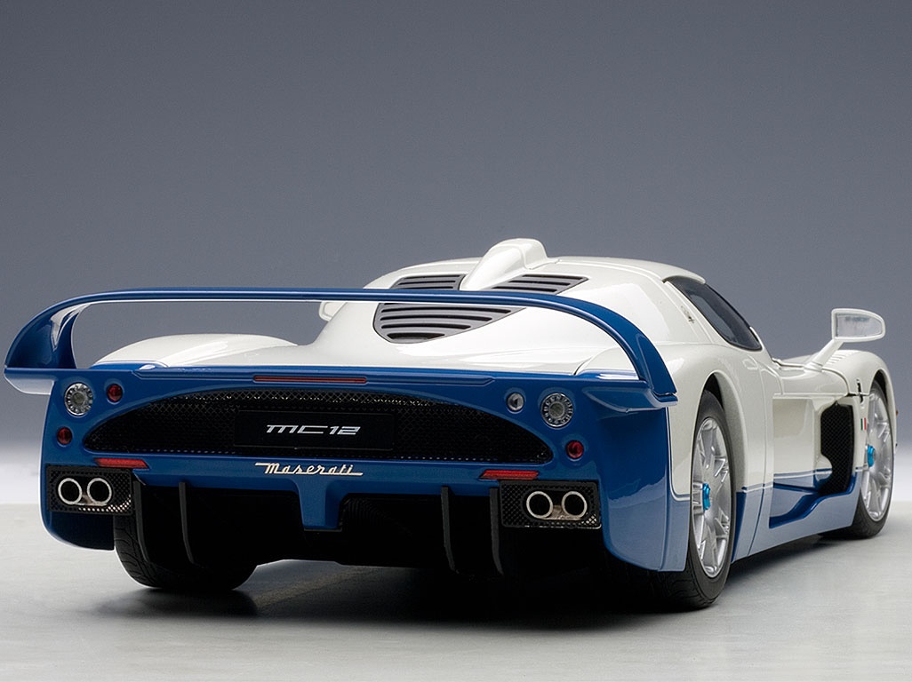 Amazon | AUTOart 1/18 マセラティ MC12 (パールホワイト/ブルー
