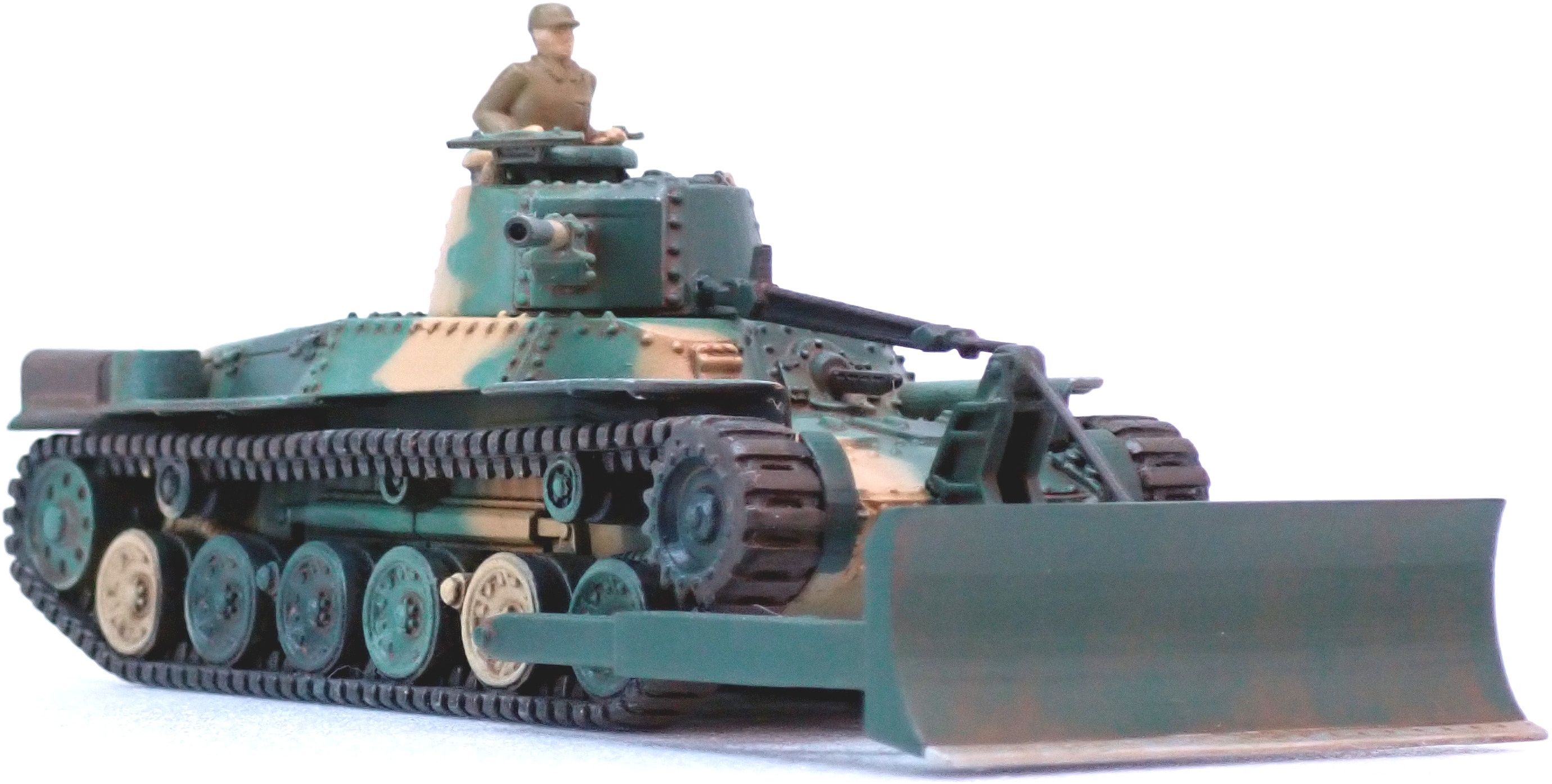 1/72 Type97 Medium Tank w/Bulldozer Blade & 3 Figures