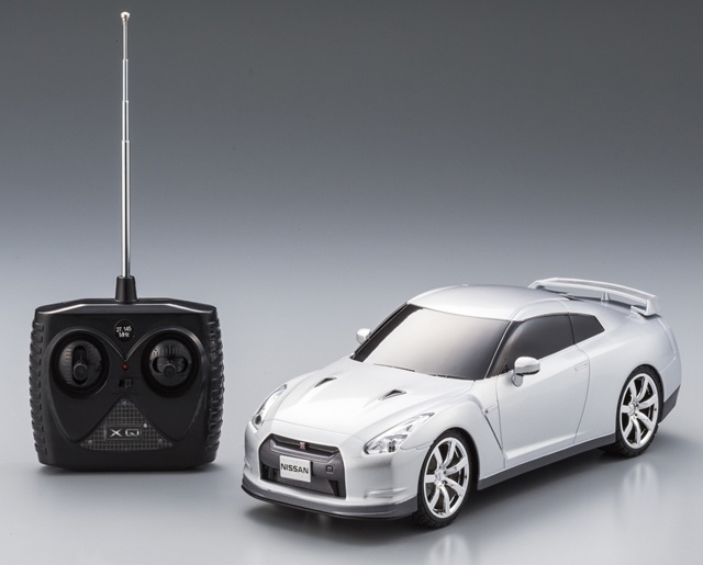 First18 1:18 Nissan GT-R (R35) year 2017 silver F18-021