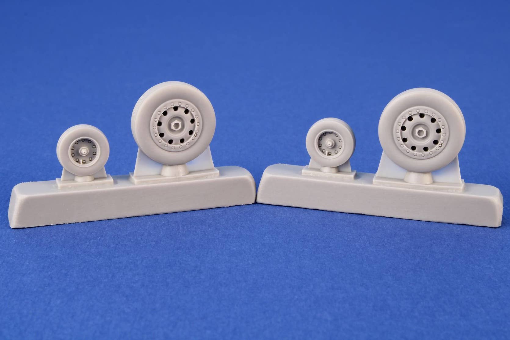 F-4B Phantom Wheels (from Tamiya kit) | HLJ.com