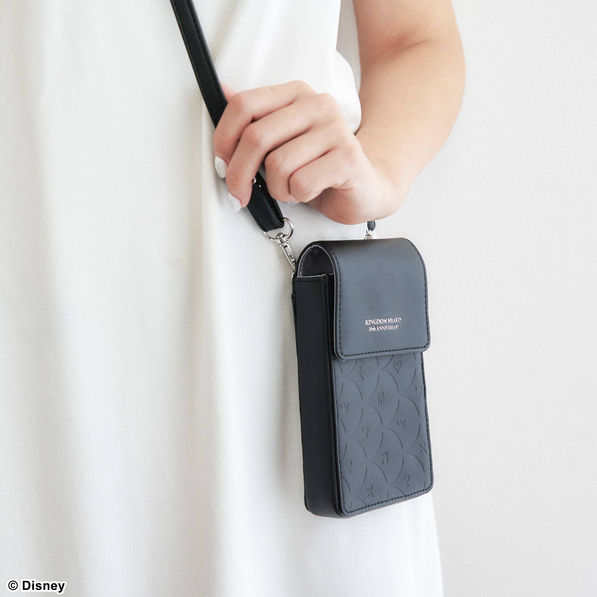 KINGDOM HEARTS / 20th Anniversary Crossbody Pouch | HLJ.com