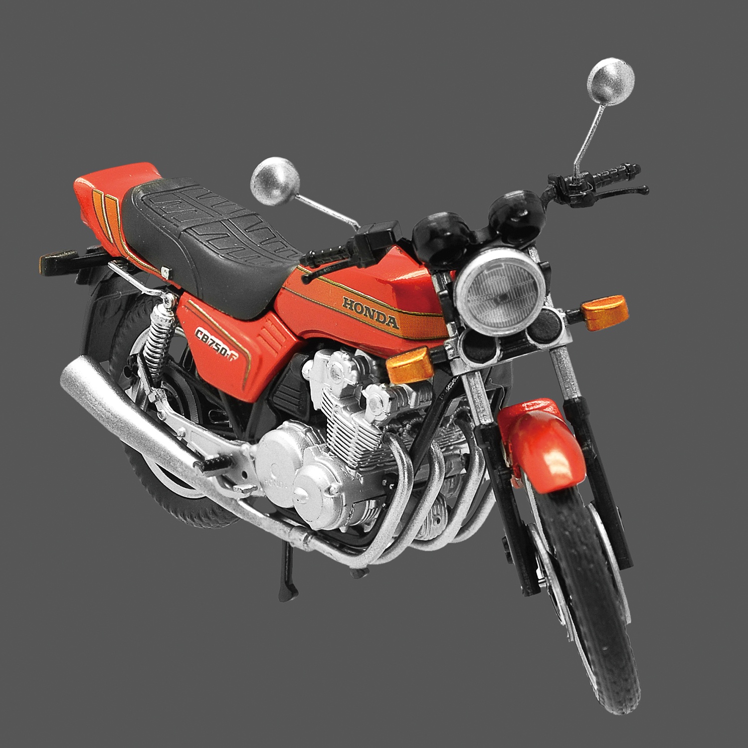 1/4スケールで伝説のナナハン「ホンダCB750FOUR」の“K0”を
