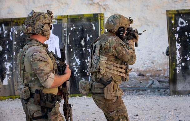 米軍海兵隊爆発物取扱者用ほホワイトカラーガバーオールSサイズ1988年官給品 Amazon.co.jp: 米軍実物 官給品 サイリウム ライト イエロー 10