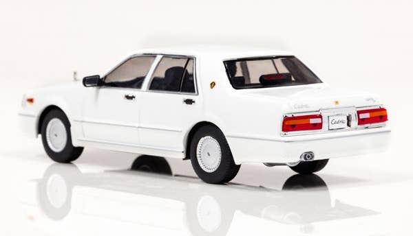 Nissan Cedric Classic SV 1998 Pure White | HLJ.com