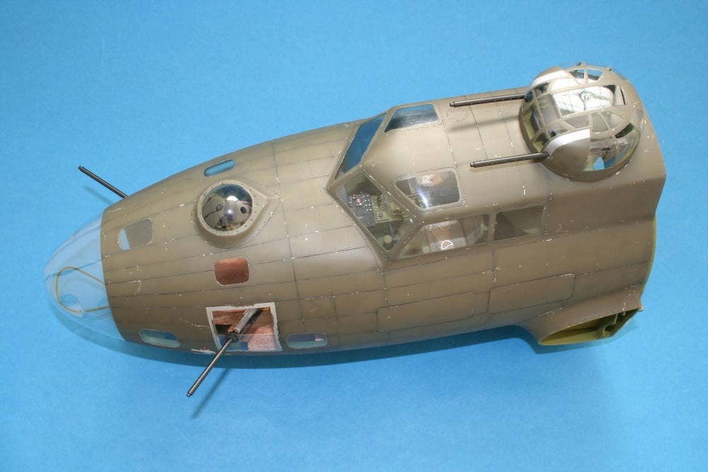 HPHモデルズ 1/18 B-17F (メンフィス・ベル) 機首 完成品 B-17F Memphis Belle Nose | HLJ.com
