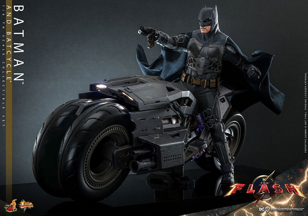 Hot Toys Flash & Batman DC 1/6 Scale Figure Collection 