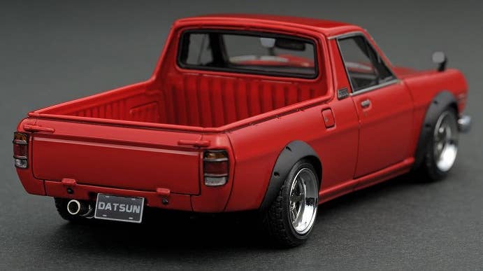 Nissan Hakotora Long Red | HLJ.com