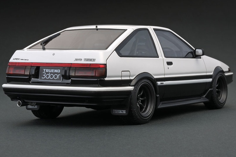 1/18 Toyota Sprinter Trueno (AE86) 3-Door GT Apex White / Black 1/18 Toyota Sprinter Trueno (AE86) 3-Door GT Apex White / Black