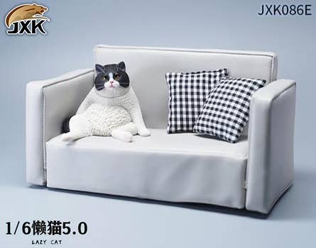 Lazy Sitting Cat E & Sofa (Black & White) | HLJ.com