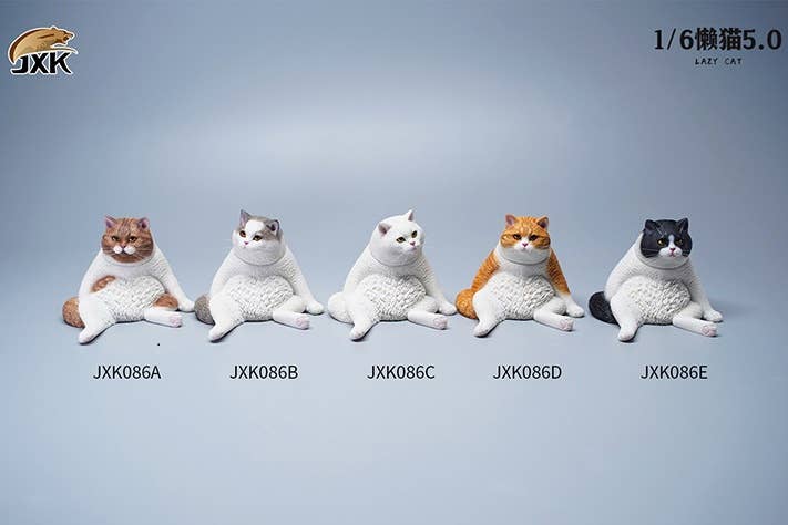 ESTIMATE Sofa & Cat フィギュアセット Lazy Sitting Cat E & Sofa (Black & White) | HLJ.com