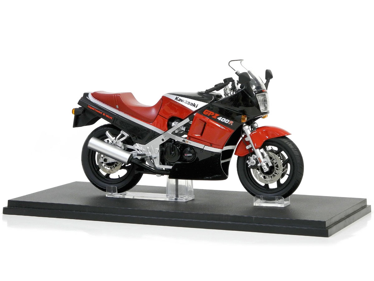 Kawasaki GPZ400R Black/ Red | HLJ.com