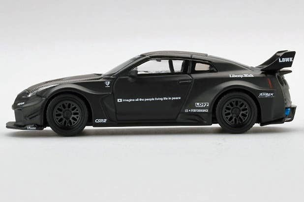 LB-Silhouette WORKS GT Nissan 35GT-RR Ver. 1 Matte Black (Right