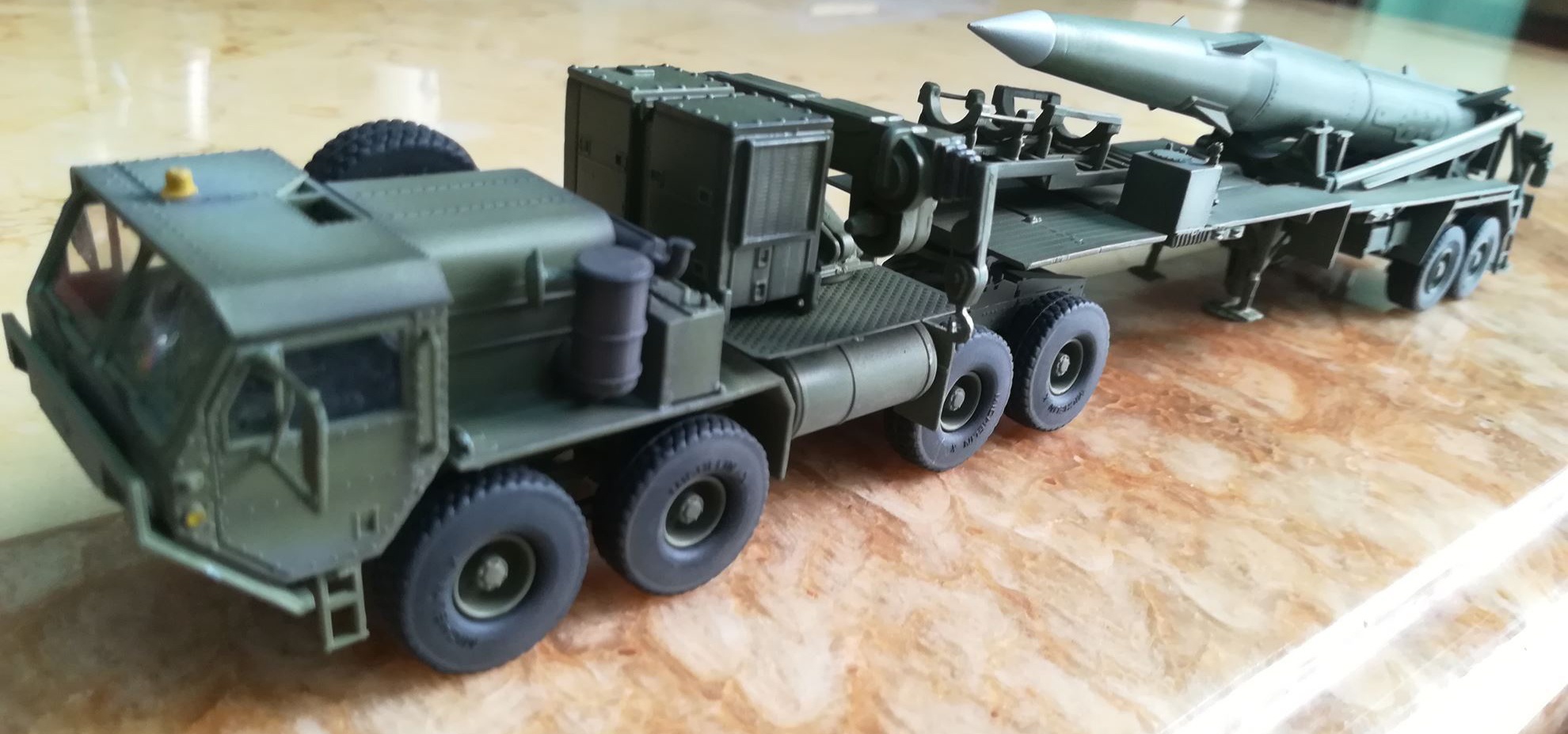 ModelCollect 1/72 US Army M983 Hemtt Tractor & Pershing II Tactical Missile 