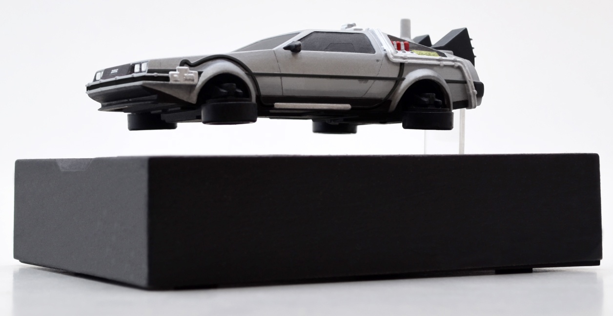 Back to the Future II Delorean Floating DX version - Tokyo Zerostar Store