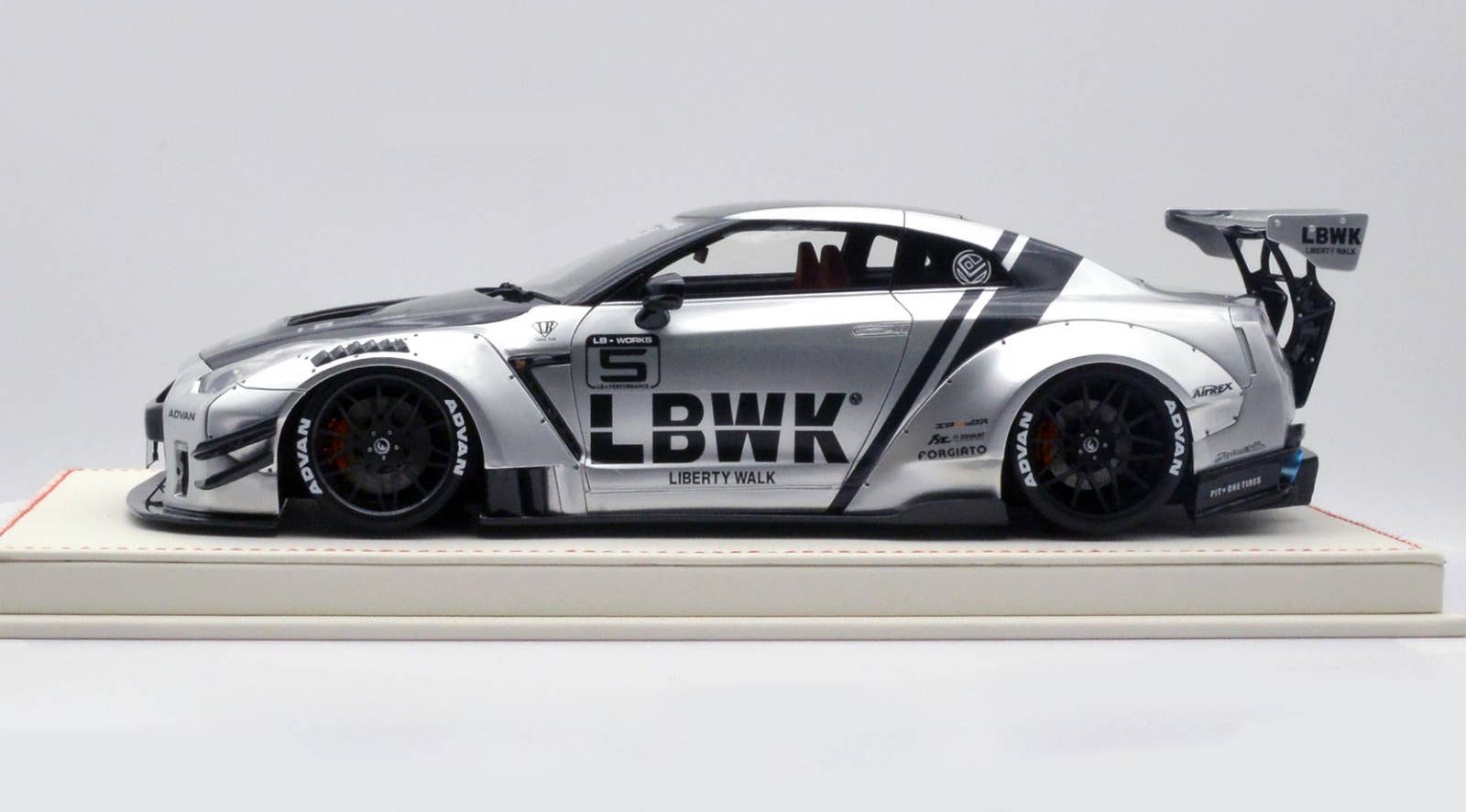 LB-Works Nissan GT-R R35 V2.0 LBWK Silver | HLJ.com