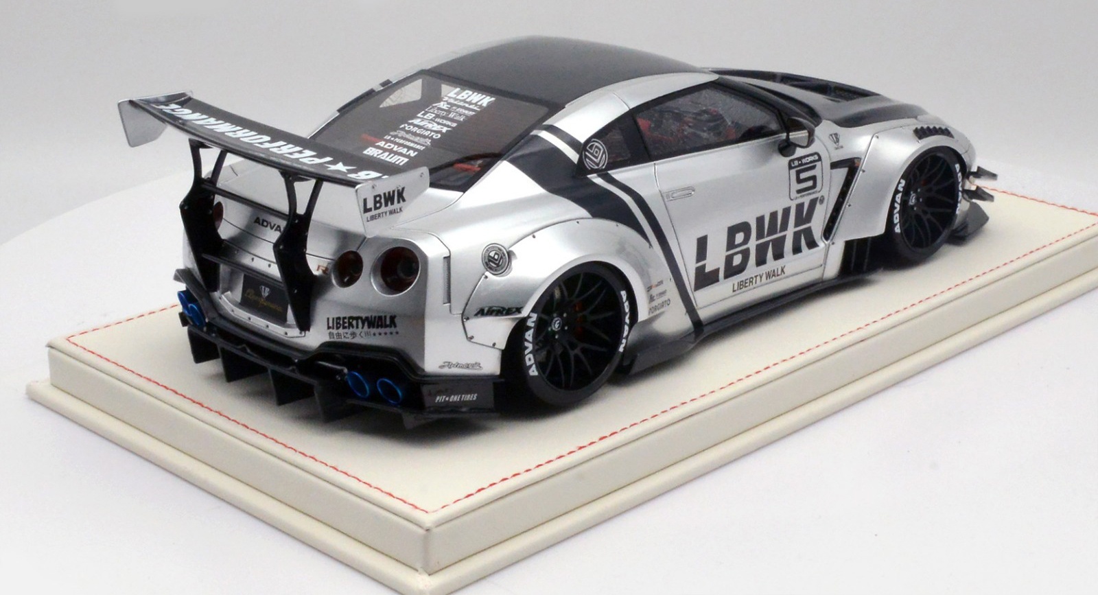 1/18 LB-Works Nissan GT-R R35 V2.0 LBWK Silver