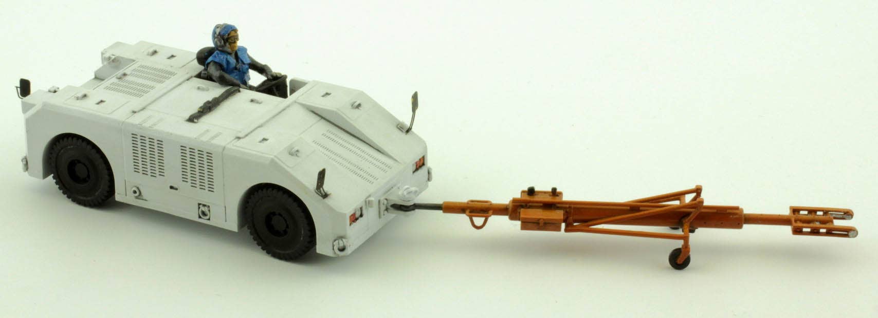 PLAN Shipboard Tow Tractor | HLJ.com