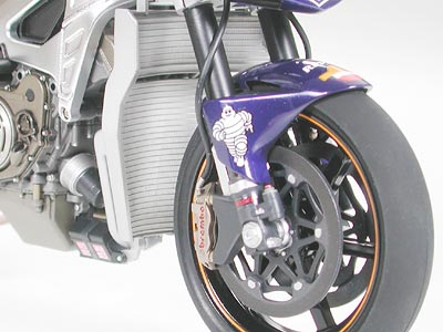 Repsol Honda RC211V | HLJ.com