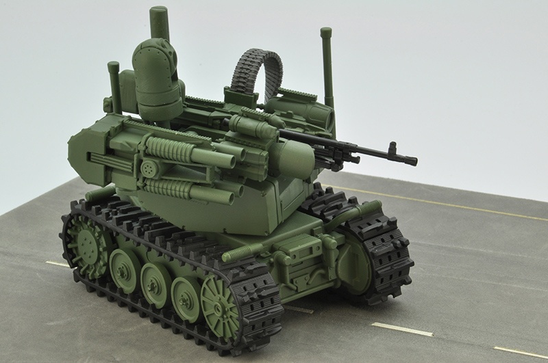 Little Armory [LD037] UGV Armed Robot System | HLJ.com