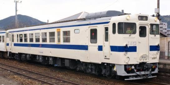 JR Diesel Train Type KIHA 40-2000 (Kyushu Color, Non-Ventilator