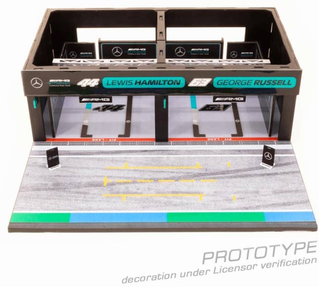 ミニカー　1/64 Pit Garage Diorama Mercedes-AMG Petronas Formula One Team [T64D-001-AMG] Tarmac Works 1:64 Mazda RX-7 (FD3S) Vertex in Light Green