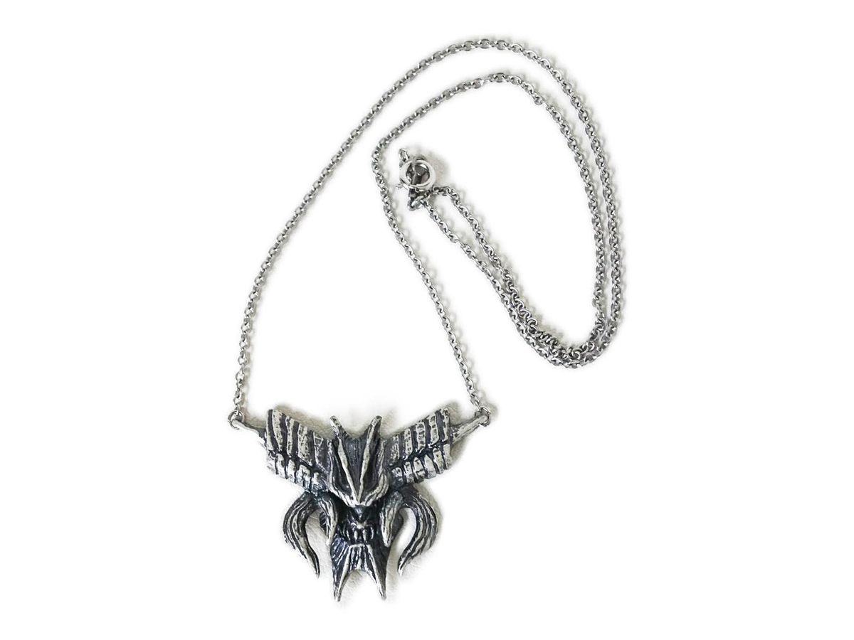 Devil May Cry 5 x haraKIRI: Demon Vergil Face Pendant