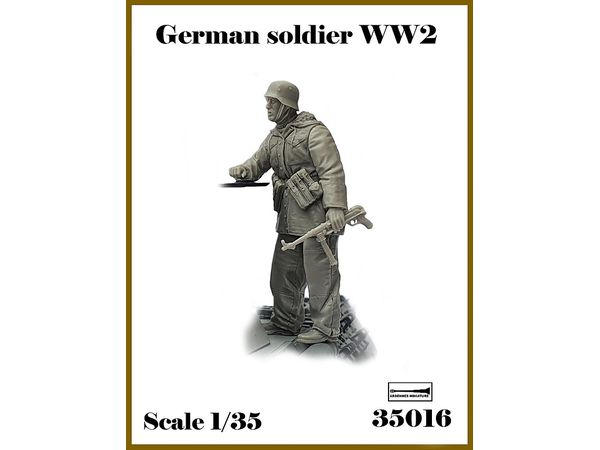 WWII German Soldier #2 Forward Soldier (1pcs)