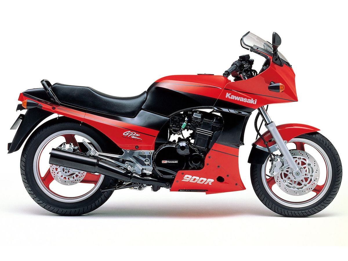 Kawasaki ZX900A GPZ900R Ninja '90 with Custom Parts