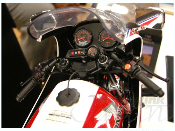 Honda CB1100R (RD) | HLJ.com