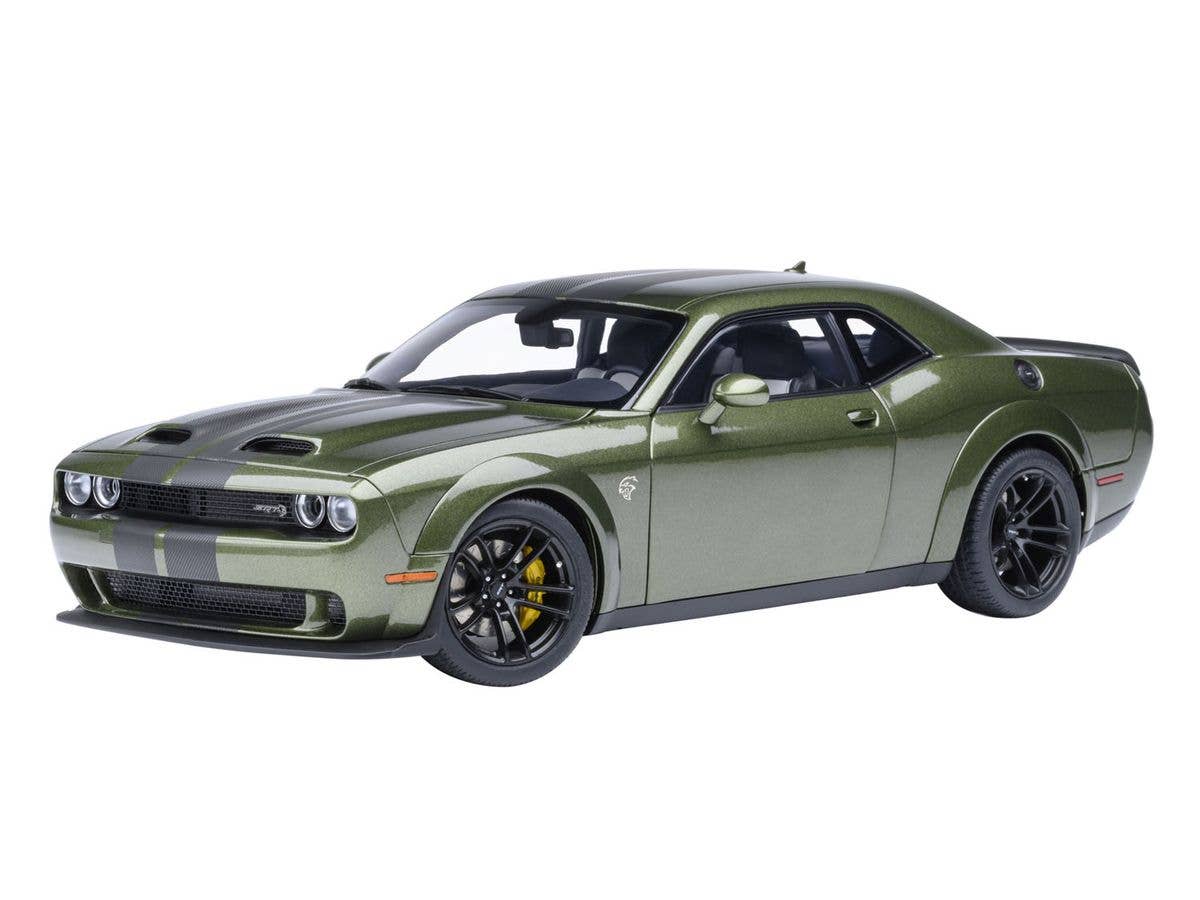 2022 Dodge Challenger SRT Jailbreak (Metallic Green with Carbon Black Stripes [F8 GREEN])