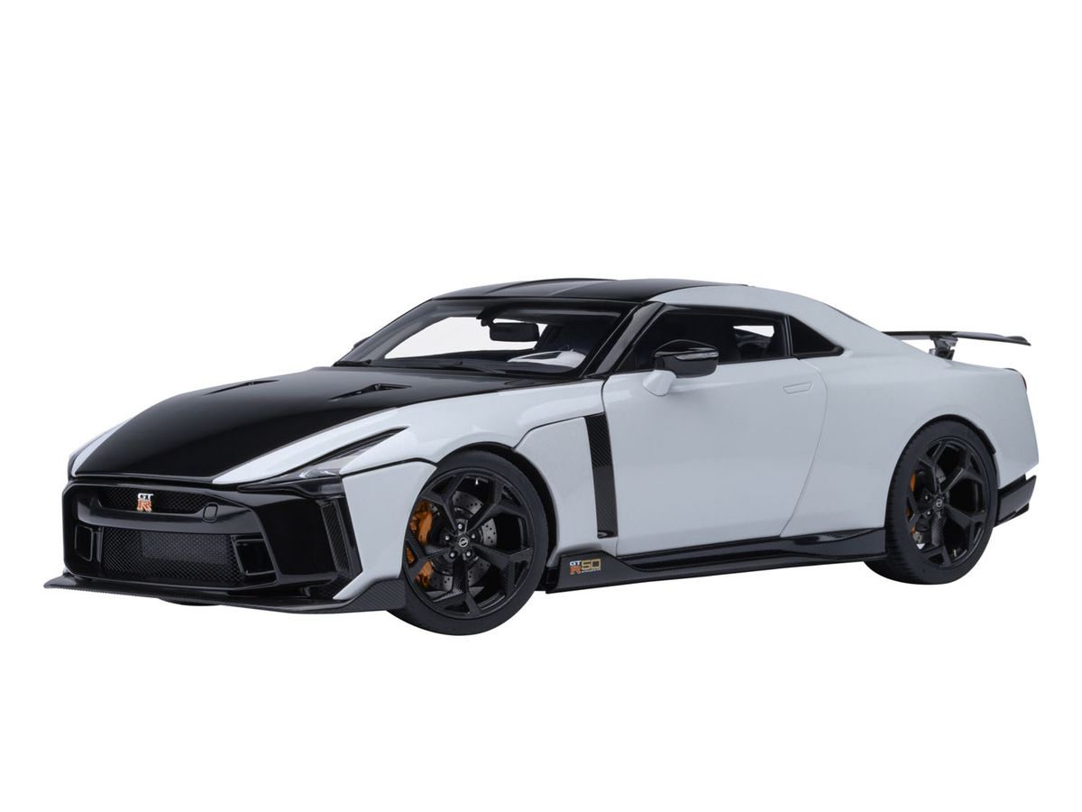 Nissan Gt-R50 By Italdesign (Metallic White / Black)