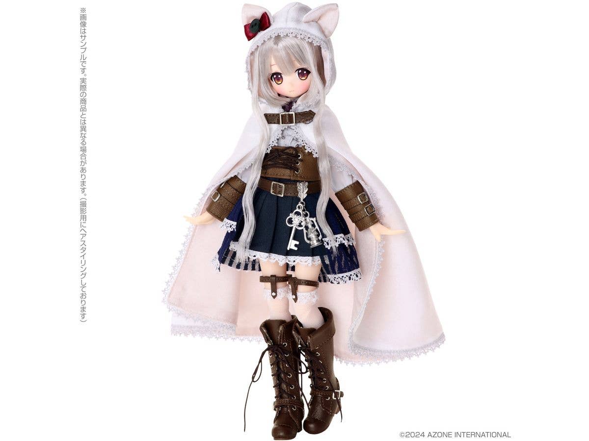 Alvastaria Tiea -Snow White Cat And The Wolf Of The Winter Forest-