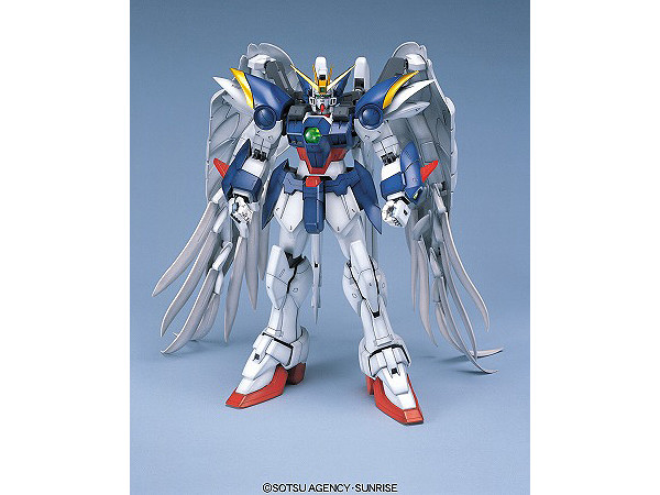 Perfect Grade Wing Gundam Zero Custom Pearl Mirror Coat Ver.