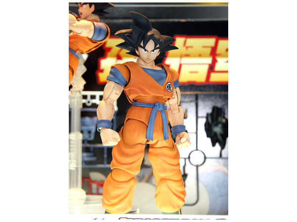 Bandai Genuine Dragon Ball MG FIGURE-RISE 1/8 Super Saiyan Son Goku Anime  Action Figure Assembly Model Toys Gifts for Birthday