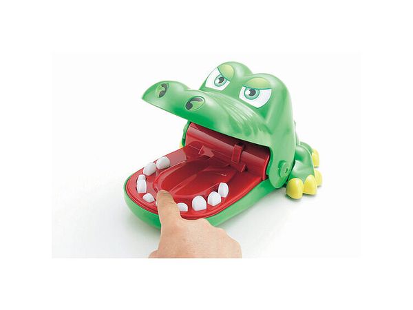 Super Itaiwany (Crocodile whacking Game)