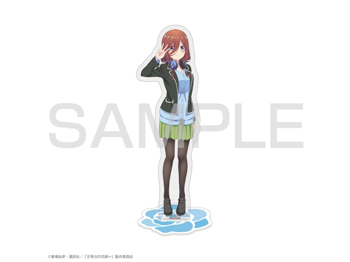 The Quintessential Quintuplets: Miku Nakano Acrylic Stand