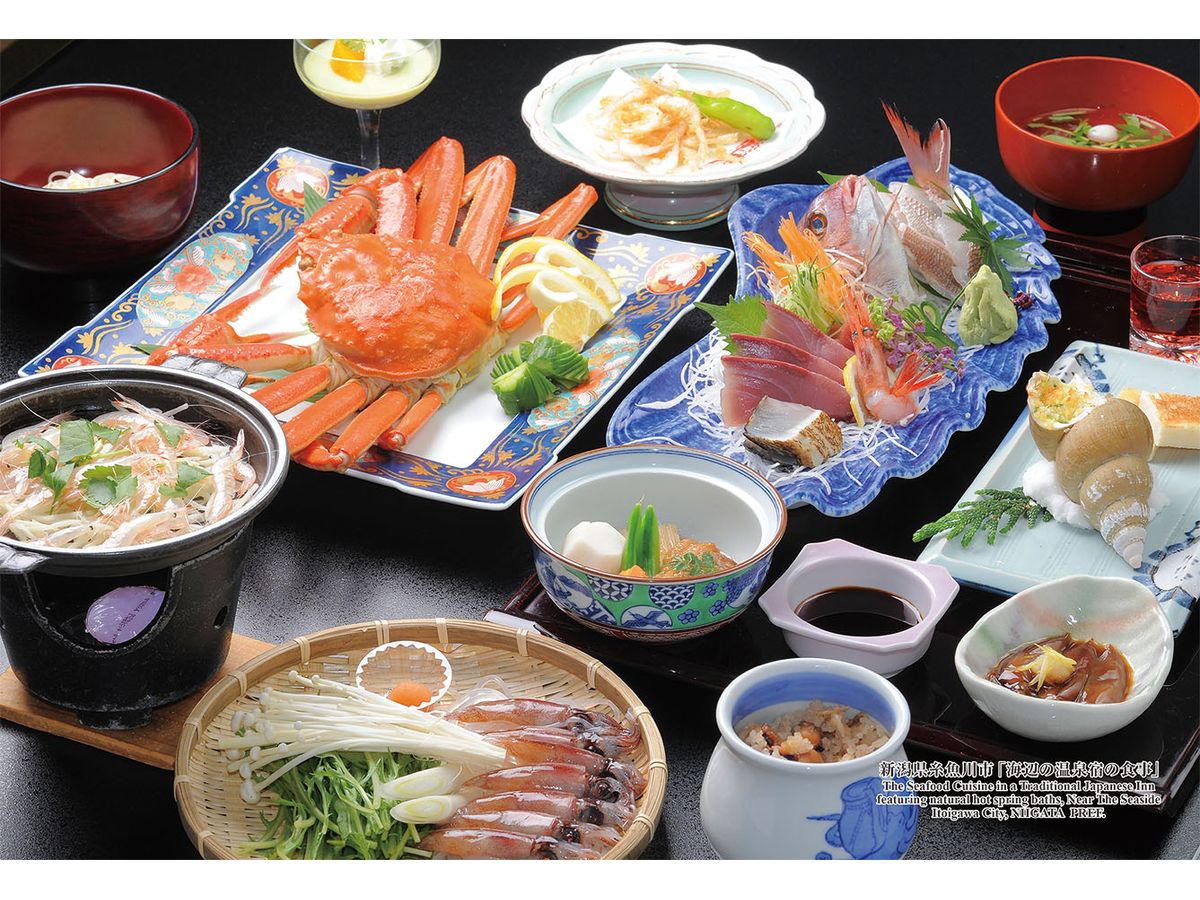 The Seafood Cuisine in a Traditional Japanese Inn featuring natural hot spring baths, Near The Seaside Itoigawa City, NIIGATA PREF. 300pcs (260 x 380mm)