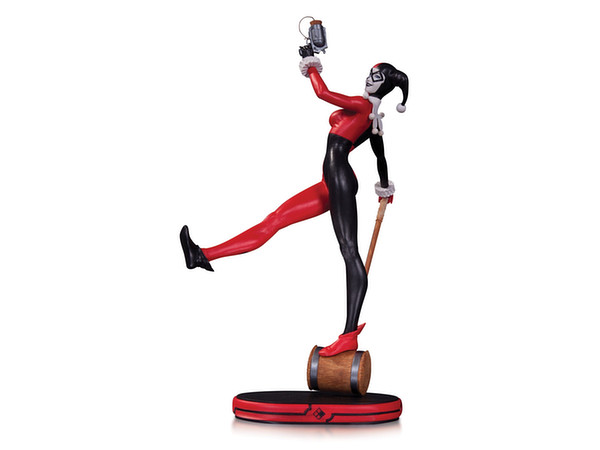 Harley Quinn Statue