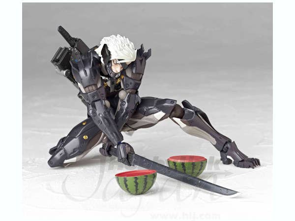 B-Grade Revoltech Raiden (Metal Gear Rising Revengeance) | HLJ.com