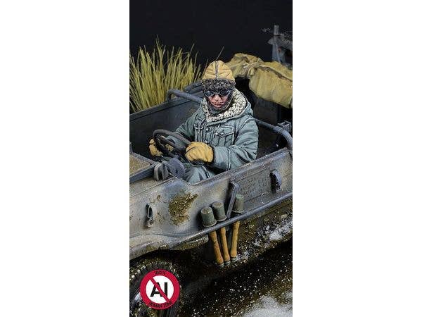 German WWII Waffen SS Schwimmwagen Driver (Winter 1943-1945 / 1 Figure) (Designed for Tamiya)
