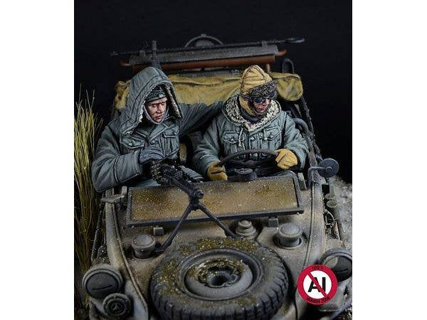 German WWII Waffen SS Schwimmwagen Crew, Volume 1 - Front Seats (Winter 1943-1945 / 2 Figures)
