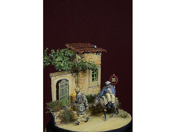 WWII German Fallschirmjager and Donkey Italy 1943-44 (2 figures)