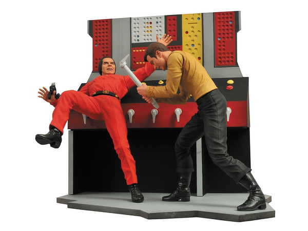 Star Trek TOS Captain Kirk vs Khan Diorama Figure Set