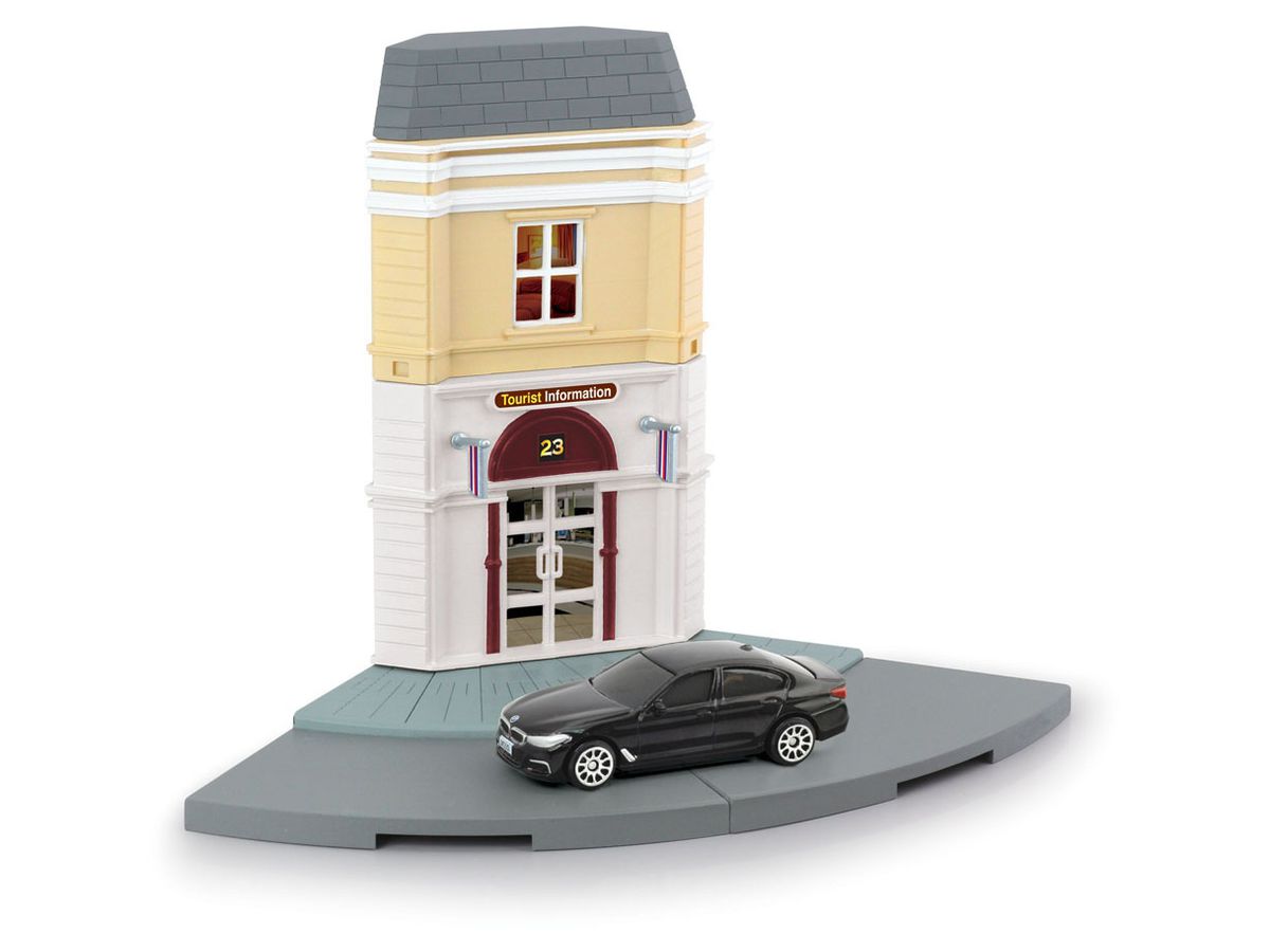 Travel Information Center (Street Corner) & BMW M550i Black