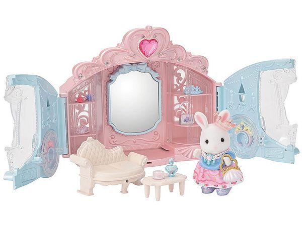Sylvanian Families Glittering Carriage Fashionable Room Set