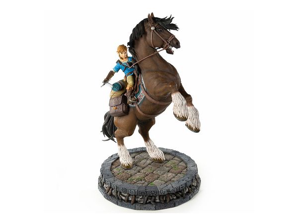 The Legend of Zelda Breath of the Wild / Link on Horseback Statue