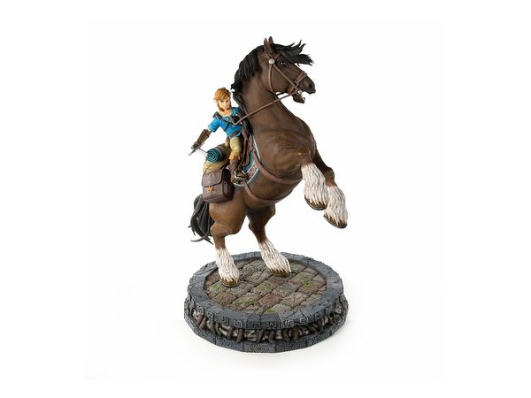The Legend of Zelda Breath of the Wild/ Link 10 Inch Statue Collector Edition (Reissue)