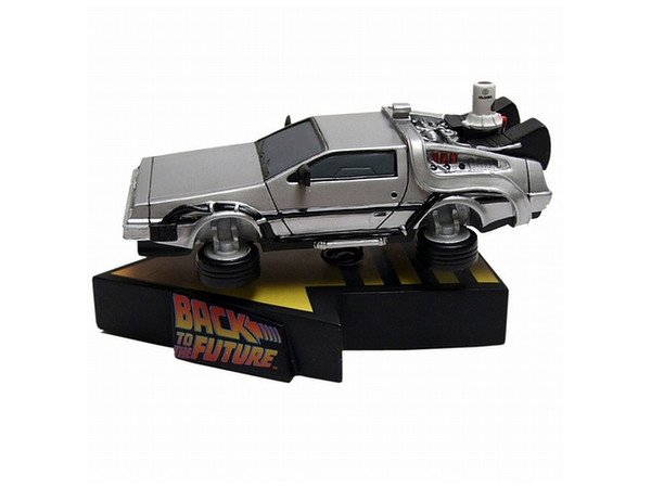 Time Machine DeLorean Premium Motion Statue